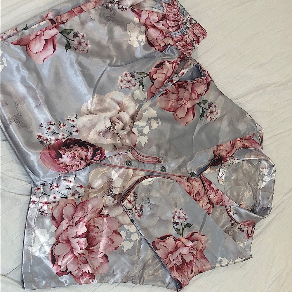 Elegant Floral Satin Pajama Set - Pink and Gray